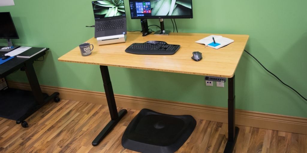 Five Common Computer Desk Styles